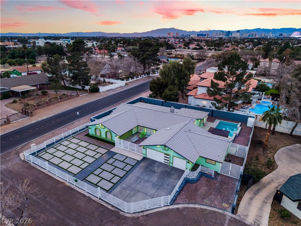 3160 Viking, Las Vegas, NV 89121