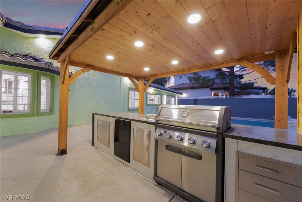 3160 Viking, Las Vegas, NV 89121