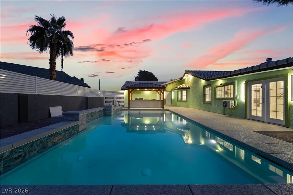 3160 Viking, Las Vegas, NV 89121