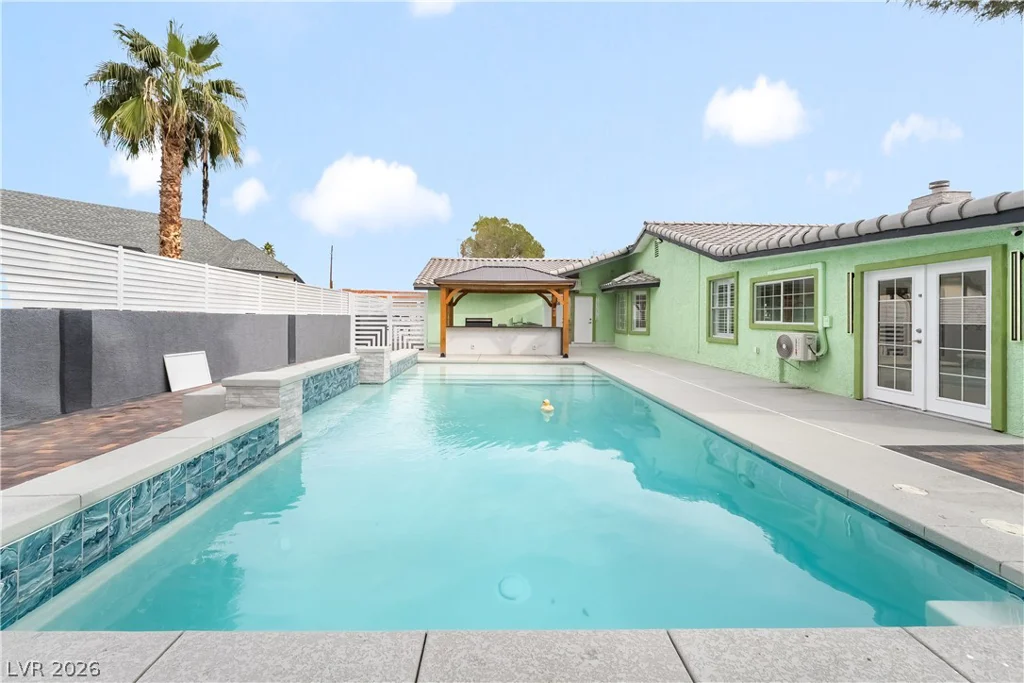 3160 Viking, Las Vegas, NV 89121