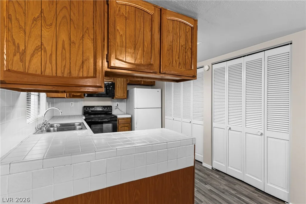 3251 Dawnflower, Las Vegas, NV 89121