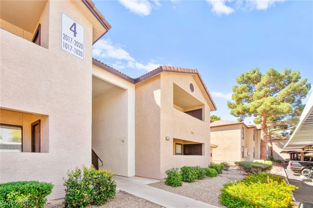 2451 Rainbow, Las Vegas, NV 89108