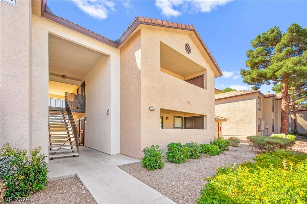 2451 Rainbow, Las Vegas, NV 89108