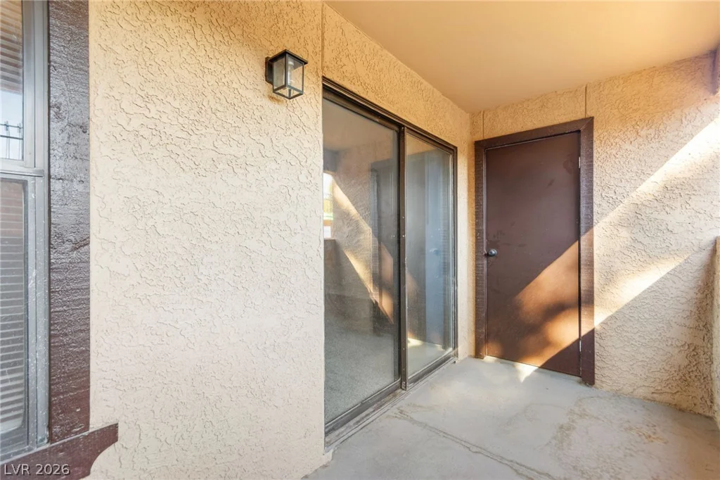 2451 Rainbow, Las Vegas, NV 89108