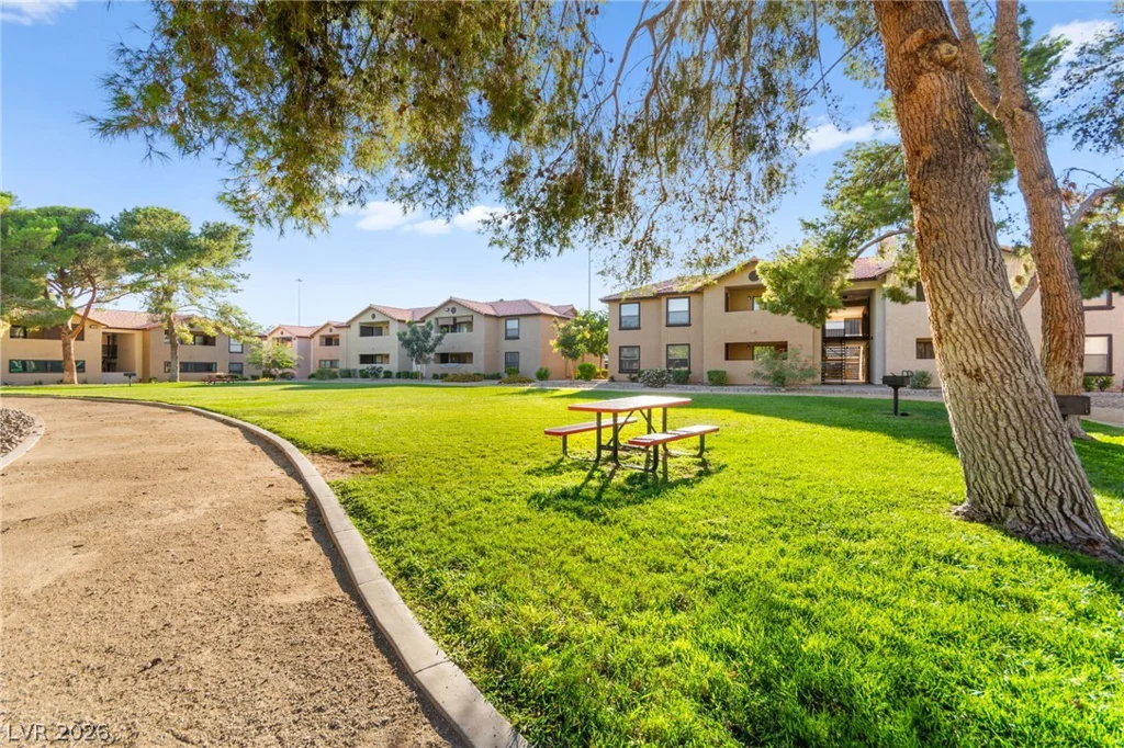 2451 Rainbow, Las Vegas, NV 89108