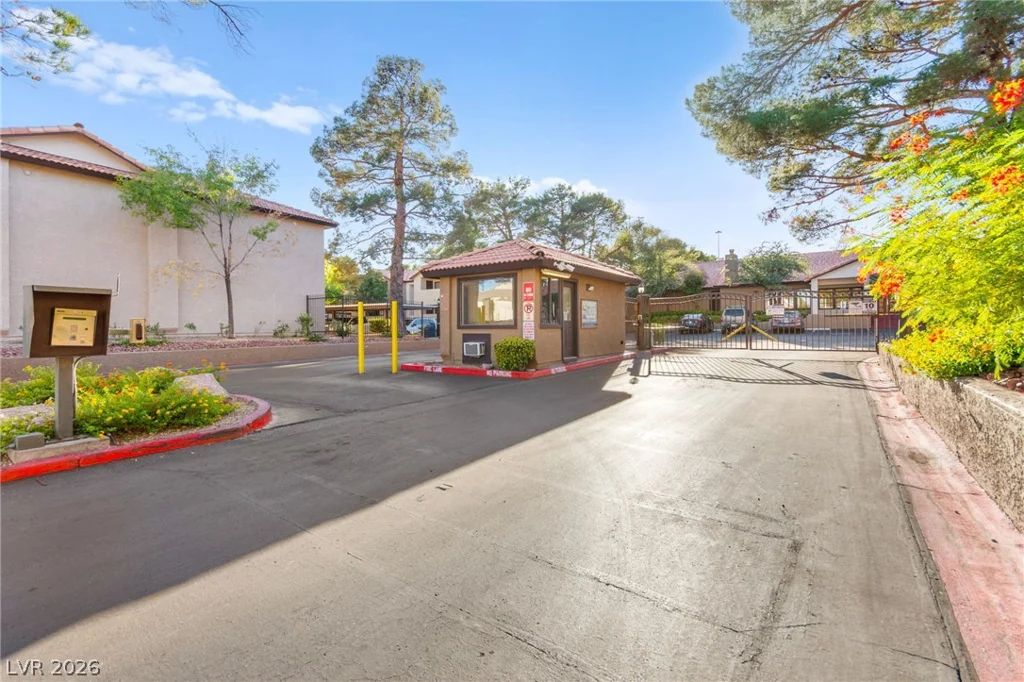 2451 Rainbow, Las Vegas, NV 89108
