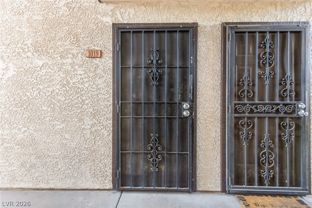 2451 Rainbow, Las Vegas, NV 89108