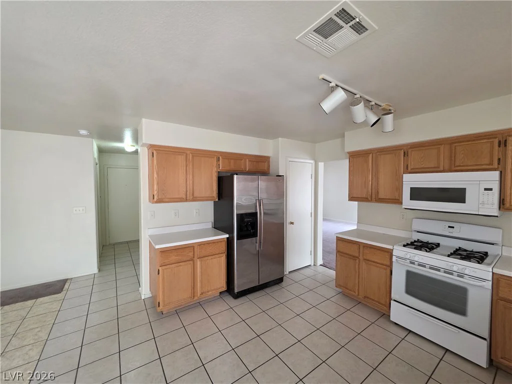 25 Newburg, North Las Vegas, NV 89032