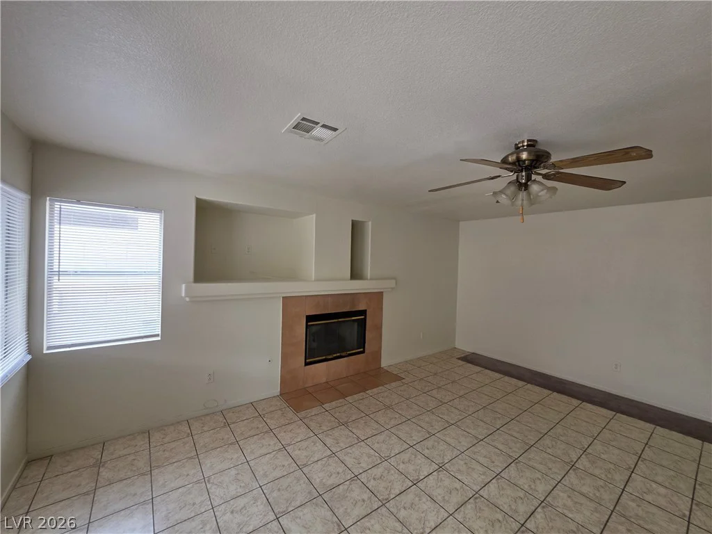 25 Newburg, North Las Vegas, NV 89032