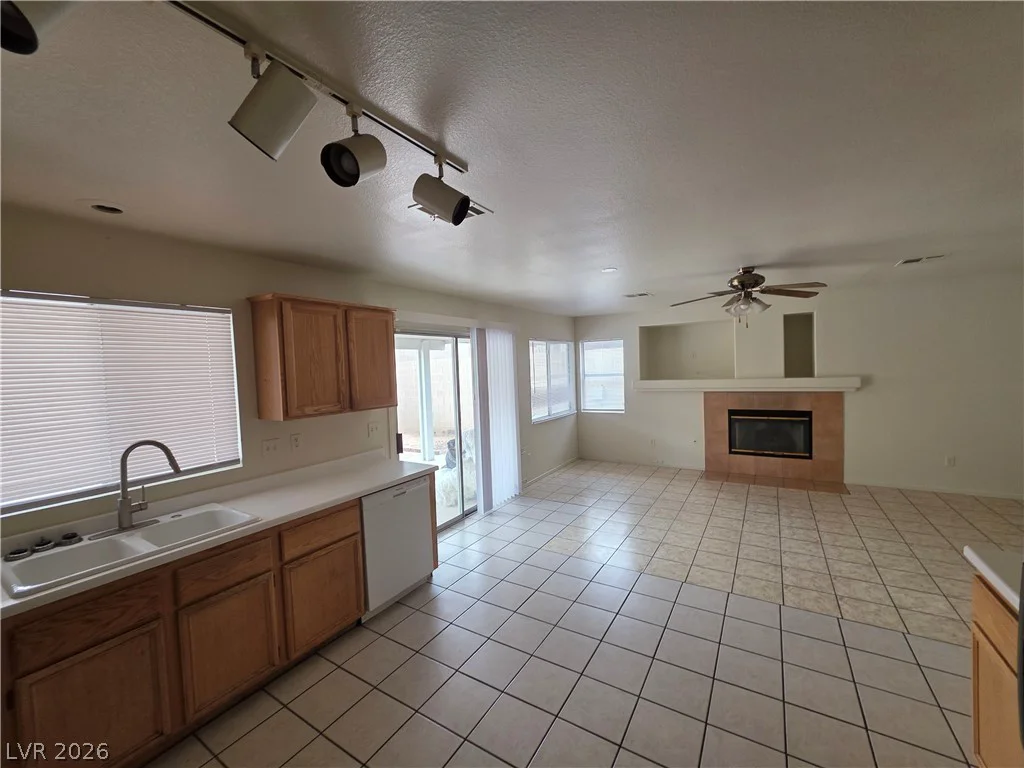 25 Newburg, North Las Vegas, NV 89032