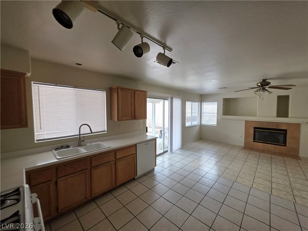 25 Newburg, North Las Vegas, NV 89032