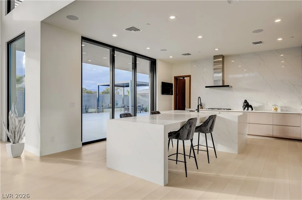 5555 Teco, Las Vegas, NV 89118