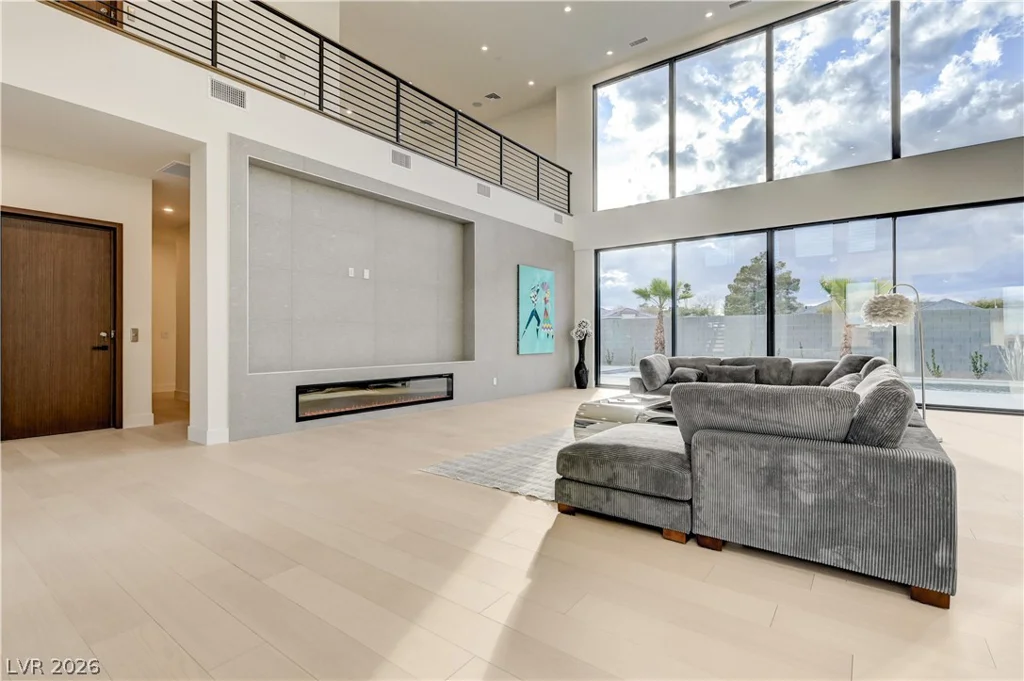 5555 Teco, Las Vegas, NV 89118