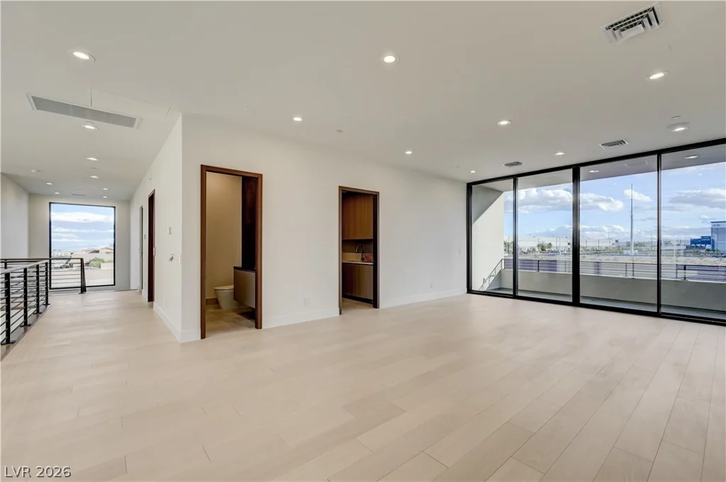5555 Teco, Las Vegas, NV 89118