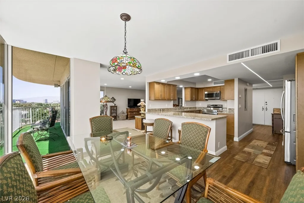 3111 Bel Air, Las Vegas, NV 89109