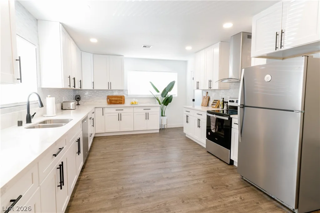 1305 16th, Las Vegas, NV 89104