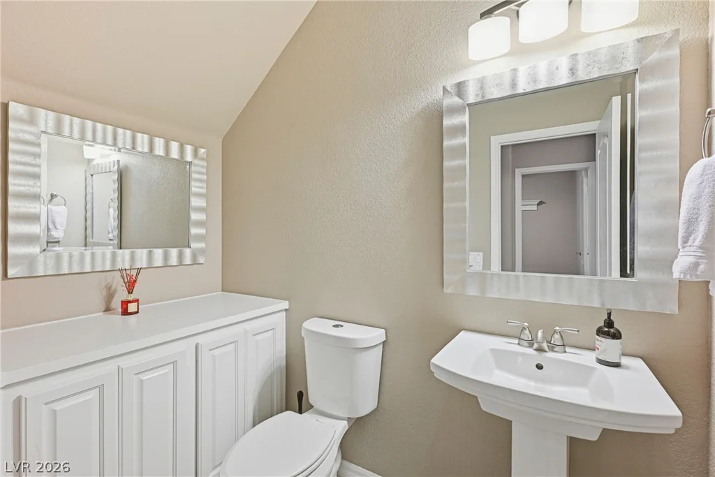 2002 Mesquite Wood, Henderson, NV 89012