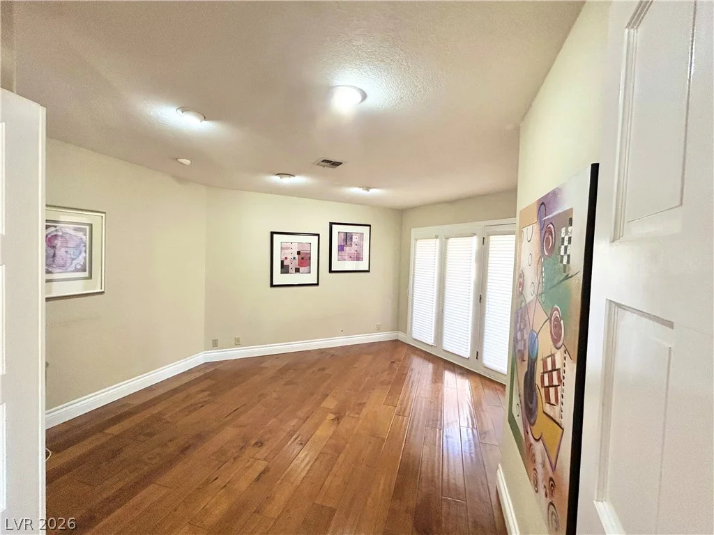 7307 Mission Hills, Las Vegas, NV 89113