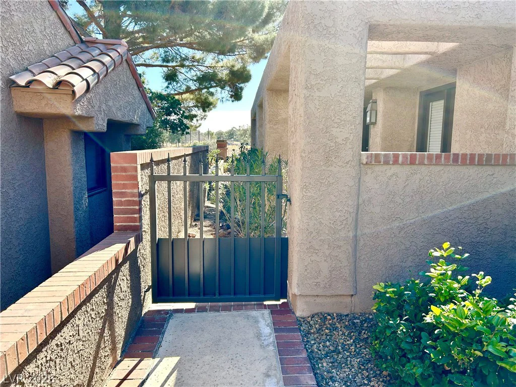7307 Mission Hills, Las Vegas, NV 89113