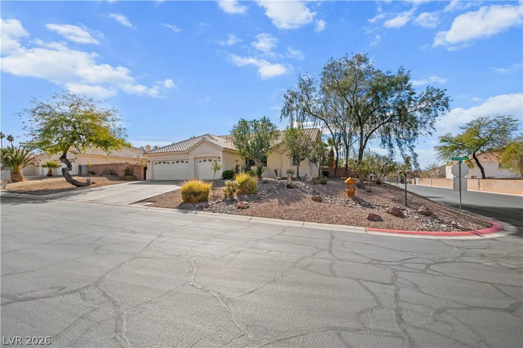 6647 Isolated, Las Vegas, NV 89110