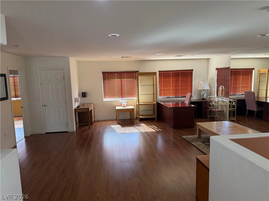 178 Flying Hills, Las Vegas, NV 89148