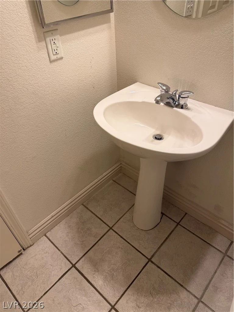 178 Flying Hills, Las Vegas, NV 89148