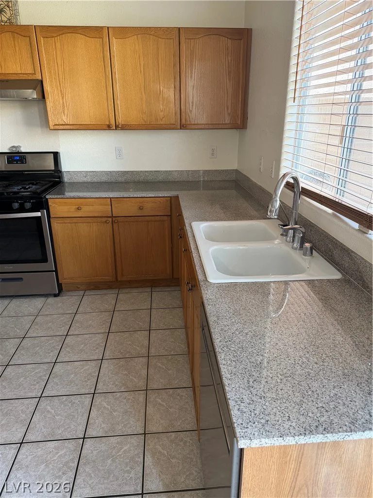 178 Flying Hills, Las Vegas, NV 89148