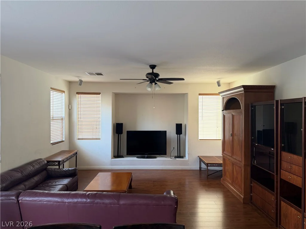 178 Flying Hills, Las Vegas, NV 89148