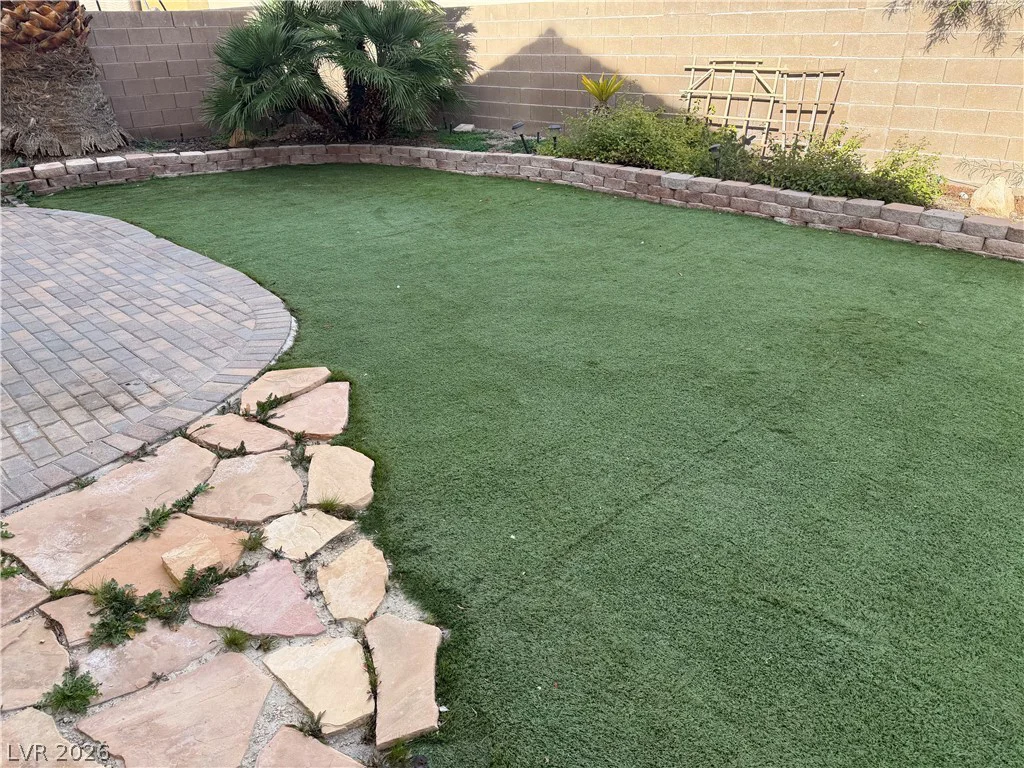 178 Flying Hills, Las Vegas, NV 89148