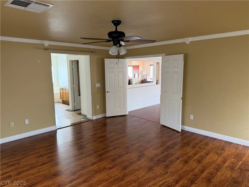 178 Flying Hills, Las Vegas, NV 89148