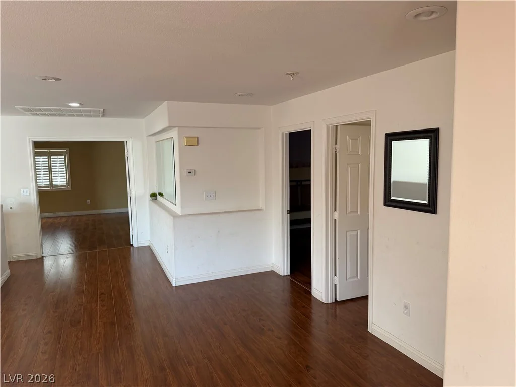178 Flying Hills, Las Vegas, NV 89148
