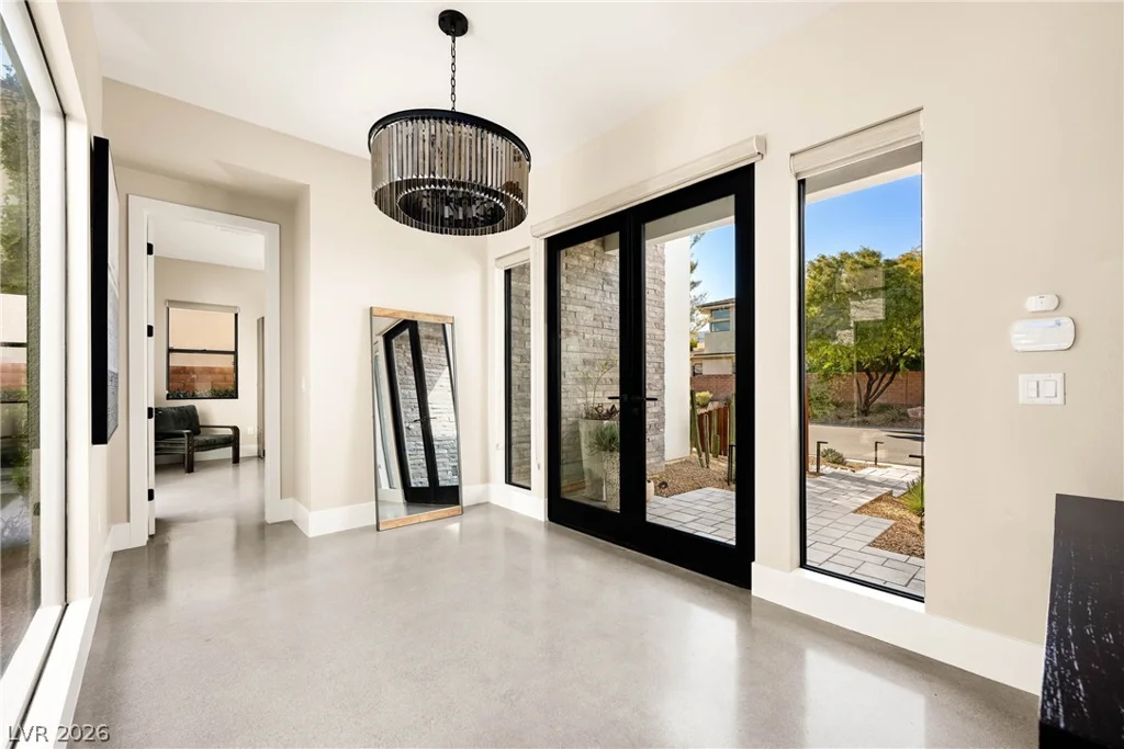 62 Grey Feather, Las Vegas, NV 89135