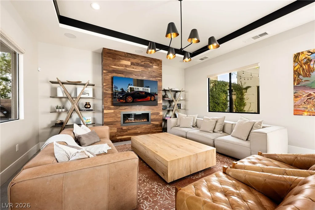 62 Grey Feather, Las Vegas, NV 89135