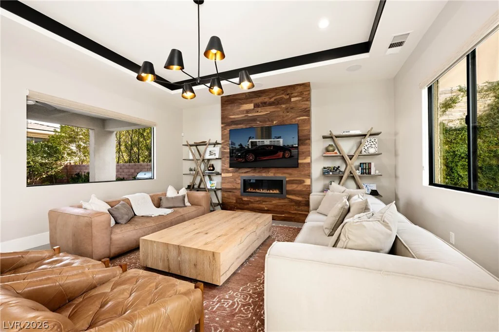 62 Grey Feather, Las Vegas, NV 89135