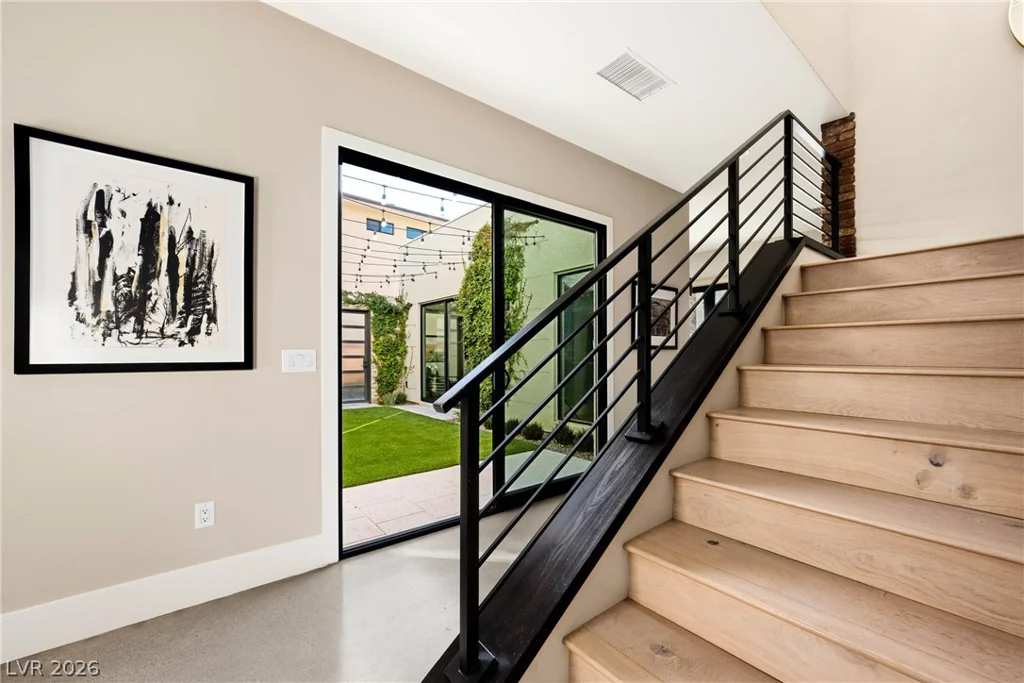 62 Grey Feather, Las Vegas, NV 89135