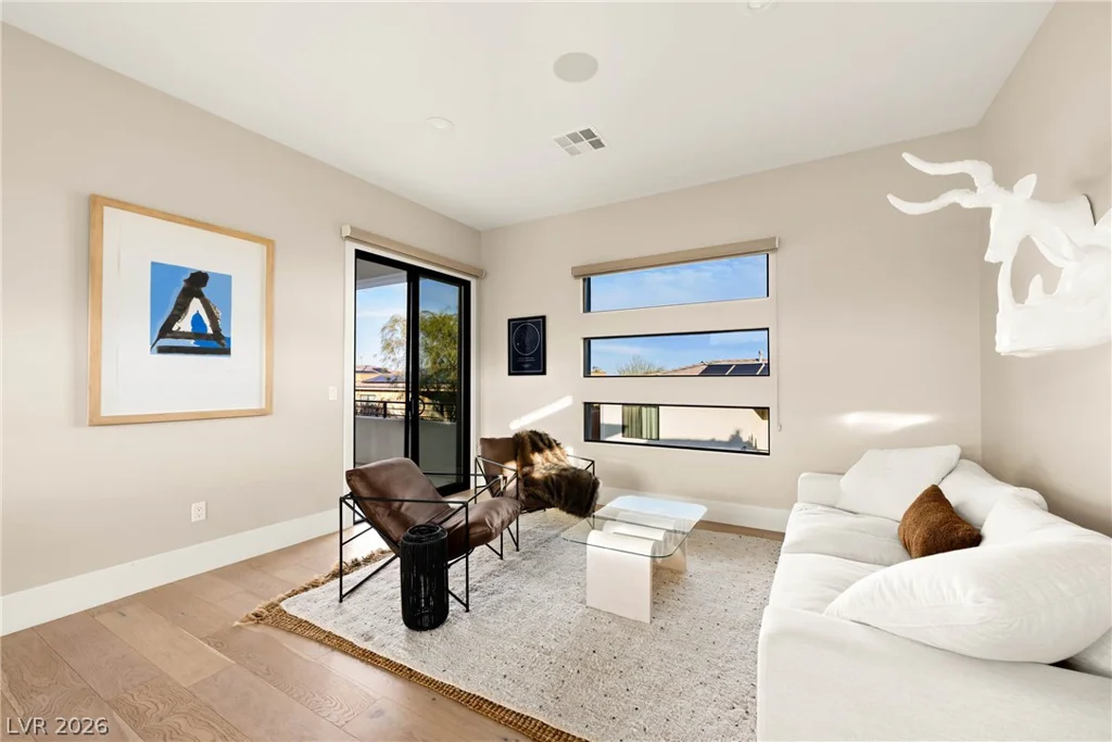 62 Grey Feather, Las Vegas, NV 89135