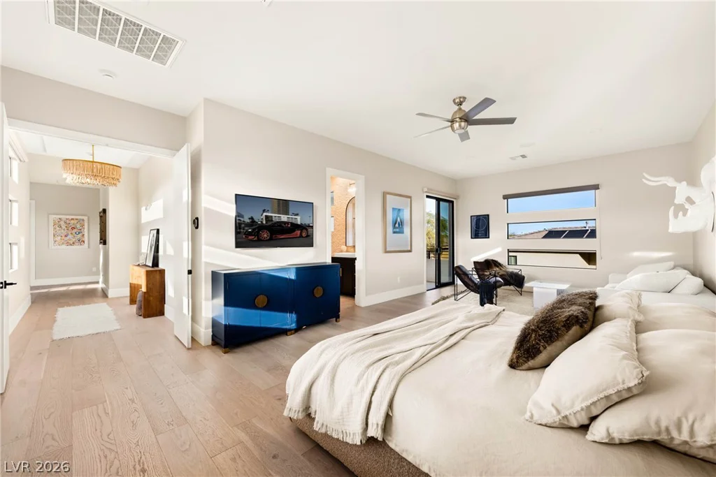 62 Grey Feather, Las Vegas, NV 89135