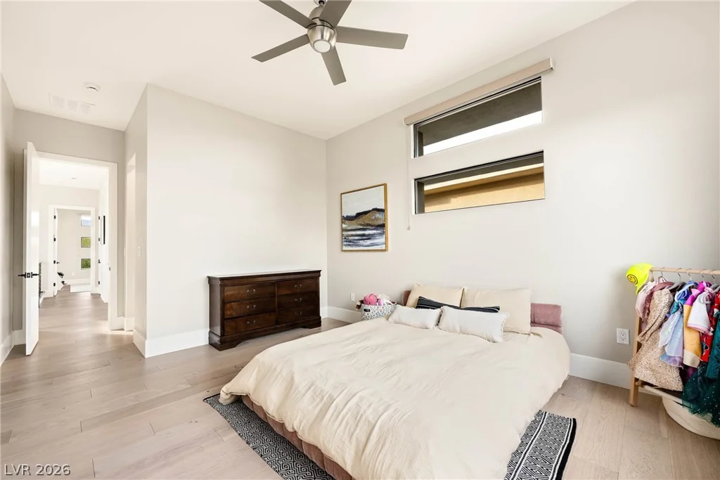 62 Grey Feather, Las Vegas, NV 89135