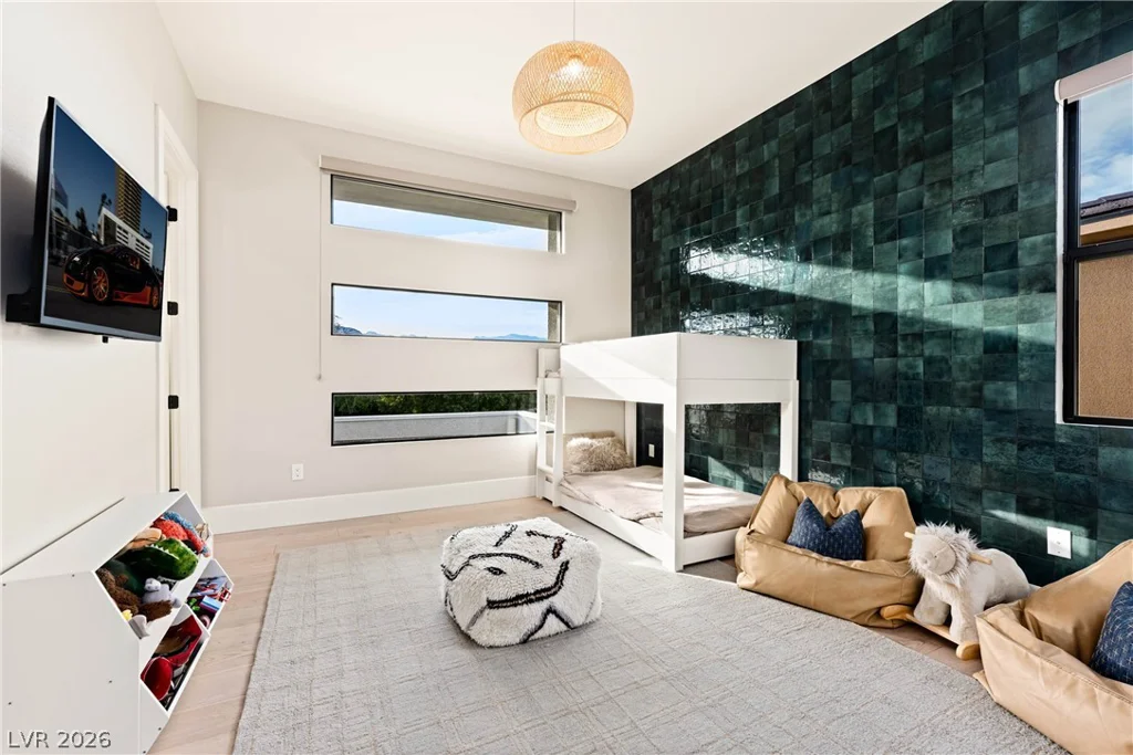 62 Grey Feather, Las Vegas, NV 89135