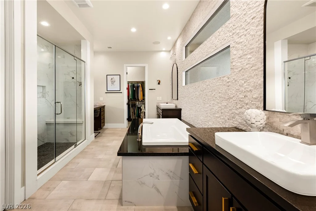 62 Grey Feather, Las Vegas, NV 89135