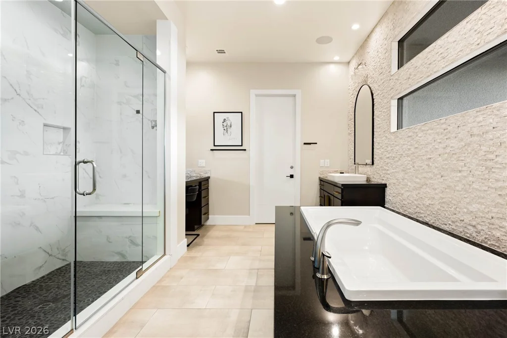 62 Grey Feather, Las Vegas, NV 89135