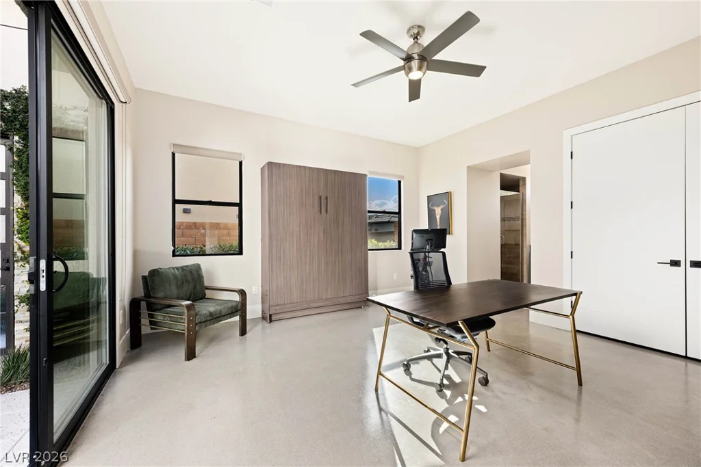 62 Grey Feather, Las Vegas, NV 89135