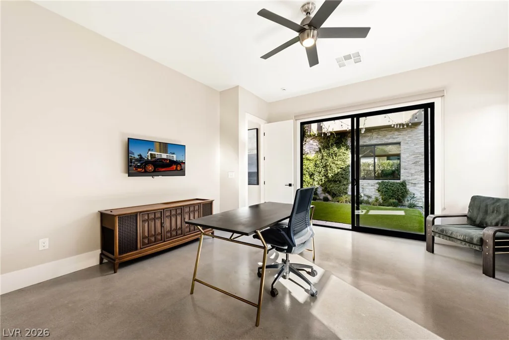 62 Grey Feather, Las Vegas, NV 89135
