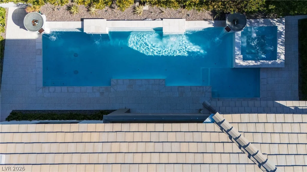 62 Grey Feather, Las Vegas, NV 89135