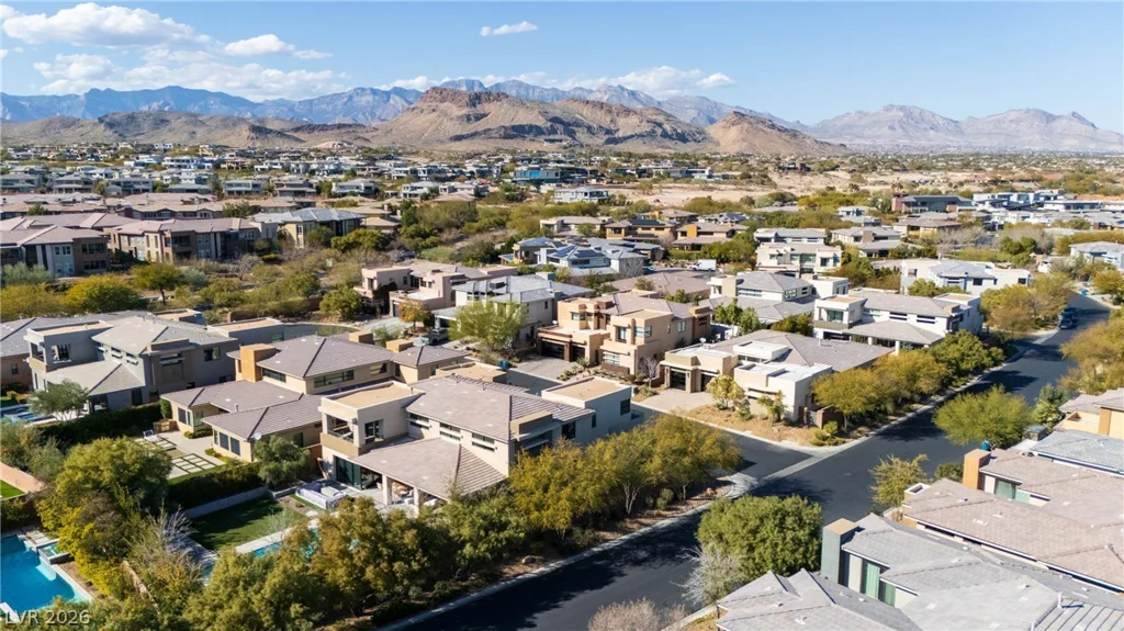 62 Grey Feather, Las Vegas, NV 89135
