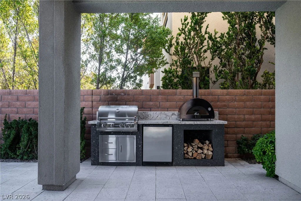 62 Grey Feather, Las Vegas, NV 89135
