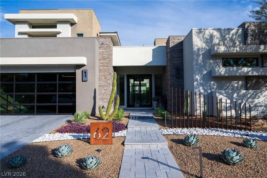 62 Grey Feather, Las Vegas, NV 89135