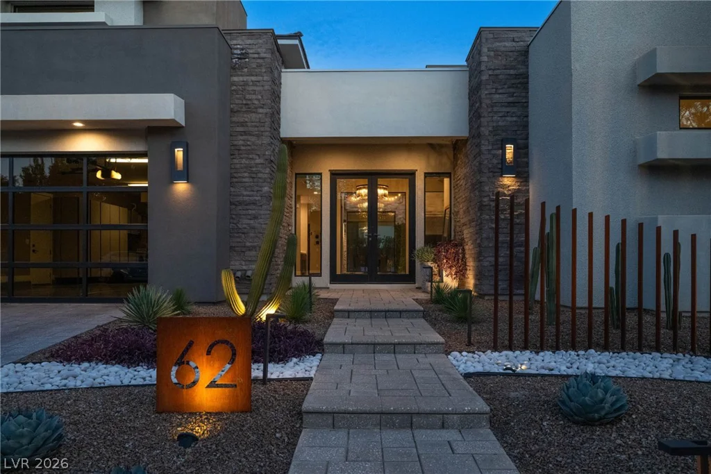 62 Grey Feather, Las Vegas, NV 89135