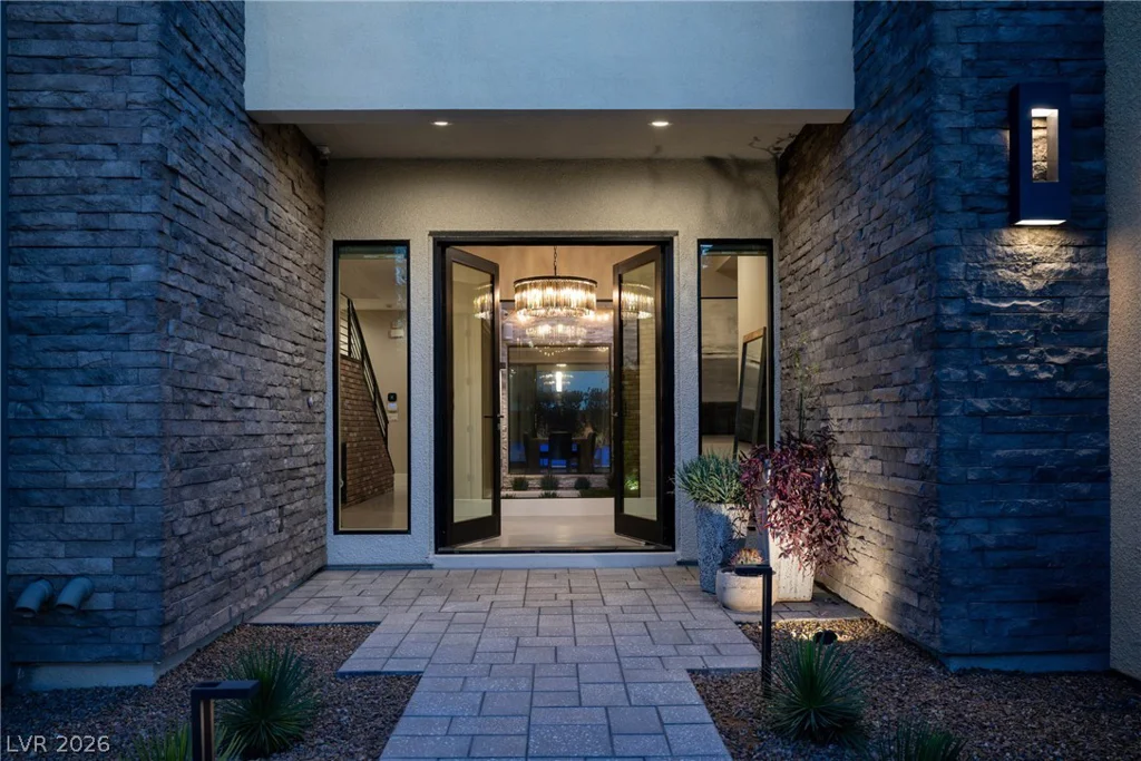 62 Grey Feather, Las Vegas, NV 89135