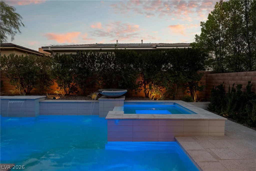 62 Grey Feather, Las Vegas, NV 89135